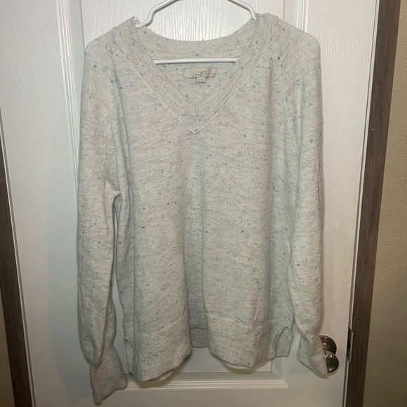 LOFT  Cream V-neck Sweater Women's Size XL Natural Flecked Lightweight - Picture 3 of 8